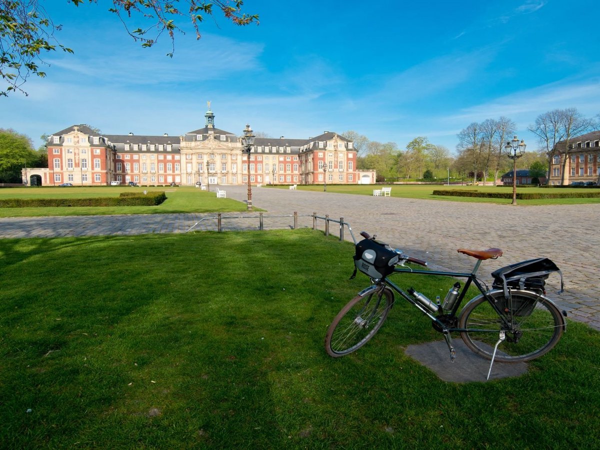 Fahrrad vor dem Schloss Münster