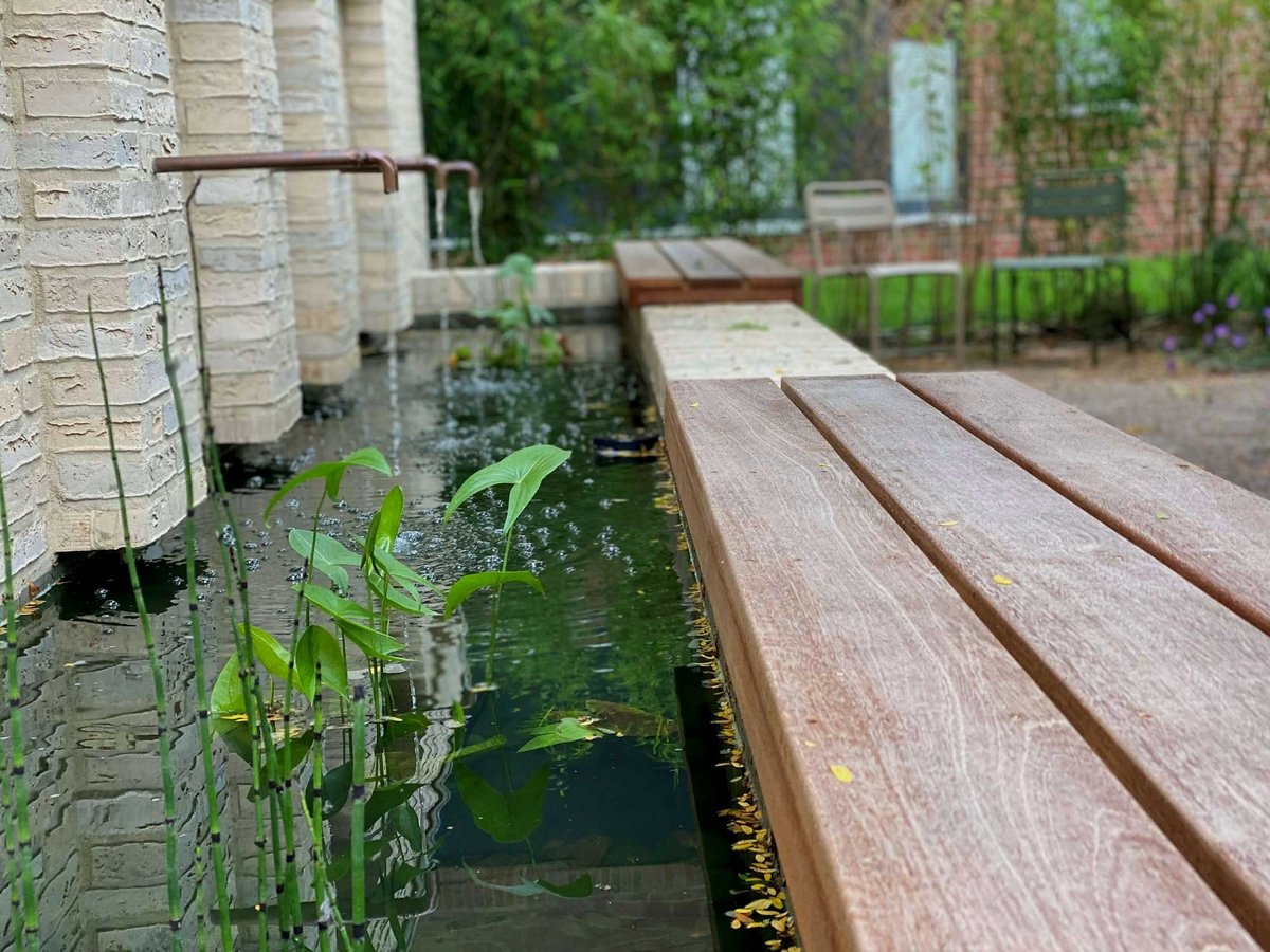 Brunnen im Outdoor-Tagungsraum 